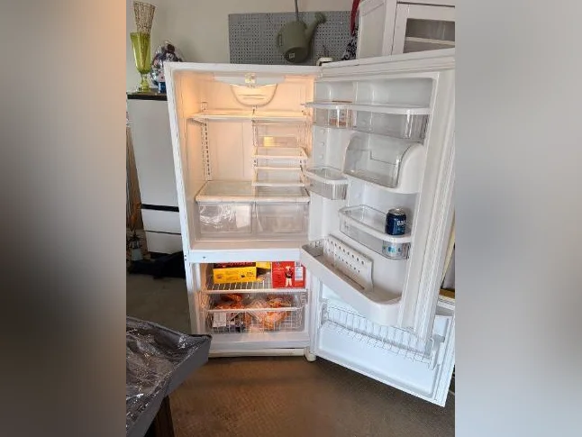 Frigidaire à donner thumbnail 2