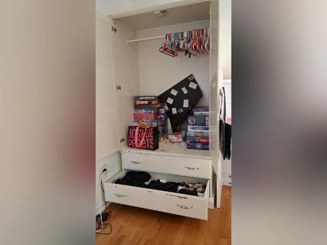 Meuble de rangement pour chambre thumbnail 2