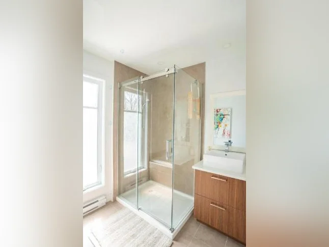 Maison jumelé à louer 3 chambres et salle familiale thumbnail 7