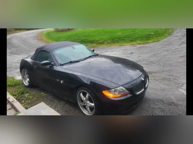 BMW Z4 2004 très propre thumbnail 7