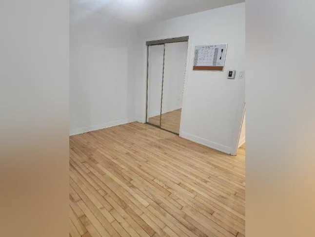 EXCELLENT APPARTEMENT RENOVÉ A NEUF thumbnail 2