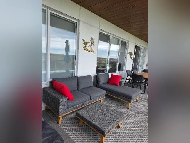 SUPERBE ENSEMBLE PATIO, 3 PIECES EN TRES BON ÉTAT, LAISSERAIT A 695$