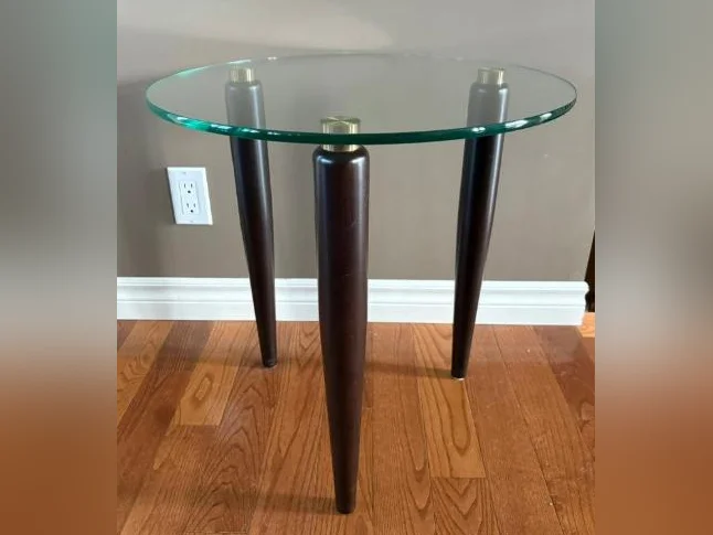 Table en verre 20"