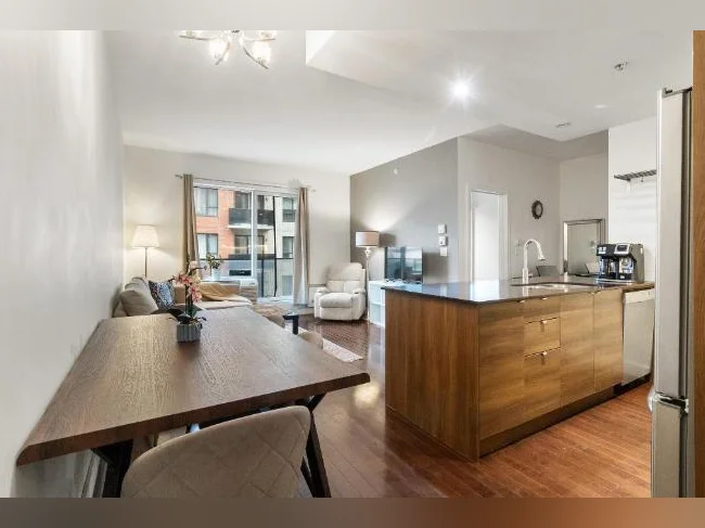 Superbe condo 2 chambres 2 salle de bains thumbnail 3