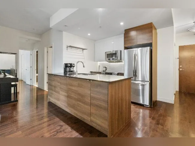 Superbe condo 2 chambres 2 salle de bains thumbnail 5