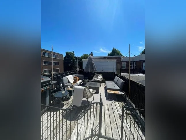 GRAND LOGEMENT LUMINEUX AVEC TERRASSE PRIVÉE À LOUER thumbnail 10