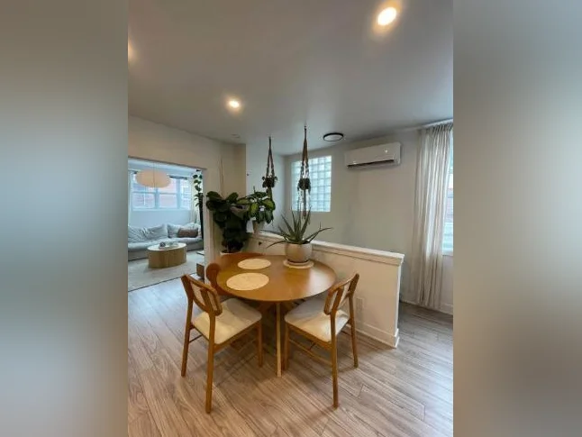 GRAND LOGEMENT LUMINEUX AVEC TERRASSE PRIVÉE À LOUER thumbnail 3