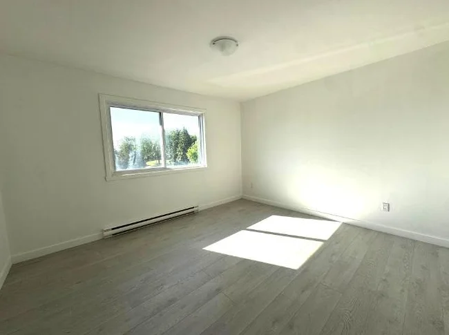 Magnifique 5 ½ à louer entièrement rénové ! – Vieux-Longueuil thumbnail 5