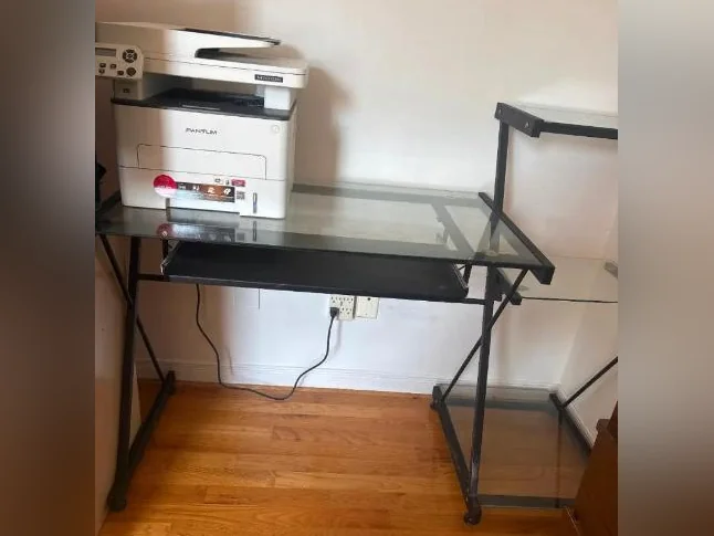 Computer deak
