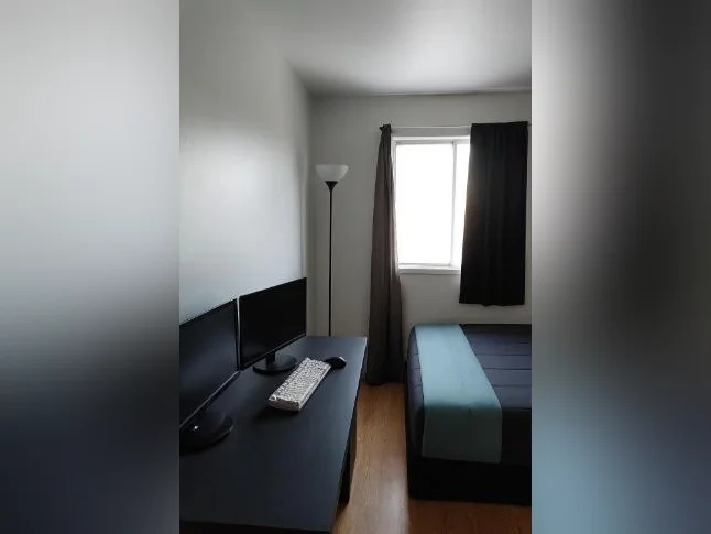 Appartment 4 1/2 a partage avec chambre prive thumbnail 2