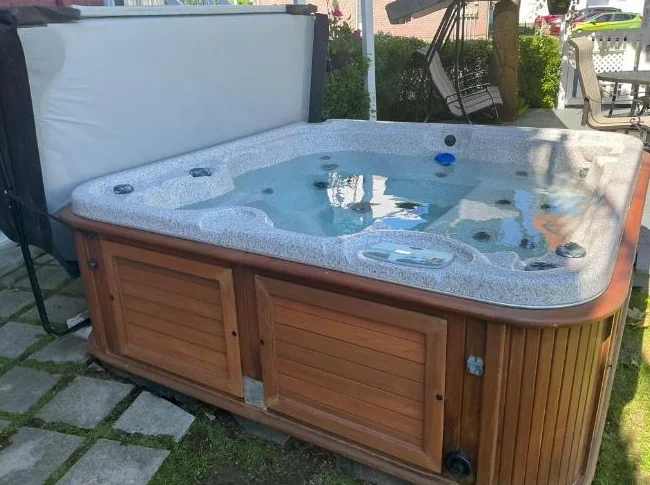 Spas ,Artic Spas ( 4 saisons ) et couvercle ( neuf ) thumbnail 4