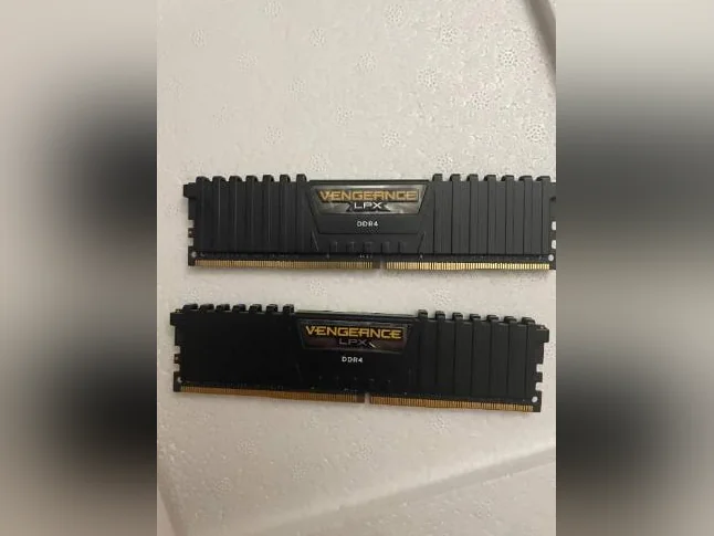 CORSAIR Vengeance LPX 32GB (2 x 16GB) 288-Pin PC RAM DDR4 2666 (PC4 21300) Memory Kit Model CMK32GX4M2A2666C16