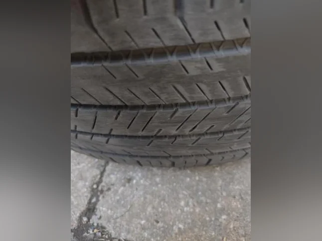 1 pneu Hankook Ventus 235-45R18 excellent état.