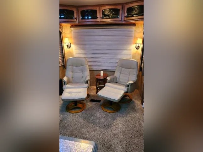 Roulotte fifth wheel 33pied très propre thumbnail 3