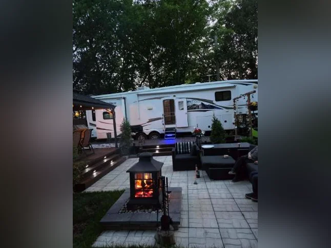 Roulotte fifth wheel 33pied très propre thumbnail 10