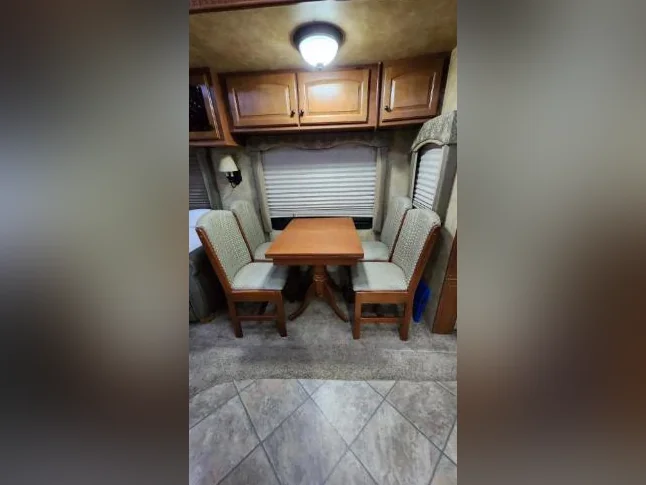 Roulotte fifth wheel 33pied très propre thumbnail 7