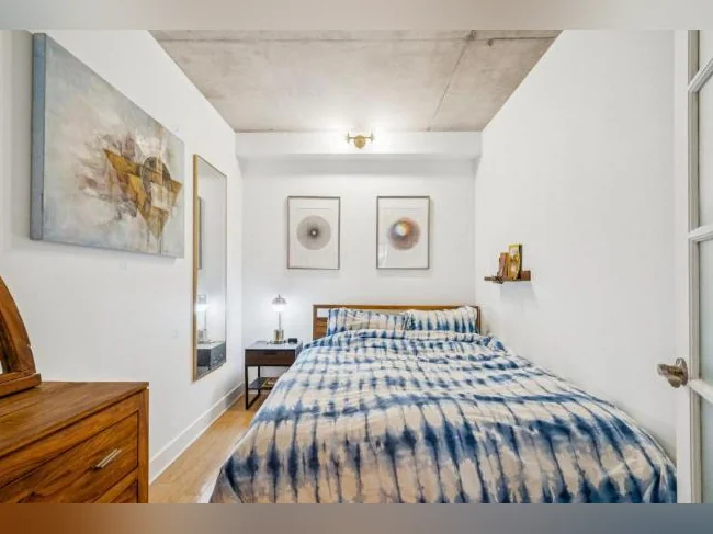 Coup de cœur à Griffintown — 1 chambre + 1 bureau thumbnail 5