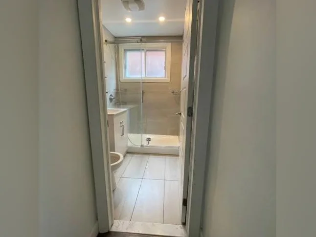 3 Beds 1.5 Baths Apartement thumbnail 5