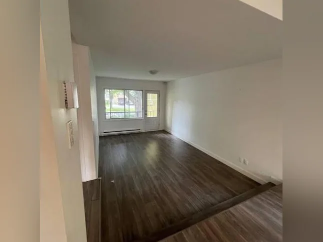 3 Beds 1.5 Baths Apartement thumbnail 8