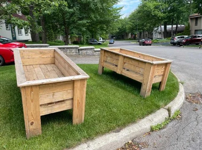 Jardinière en bois thumbnail 2