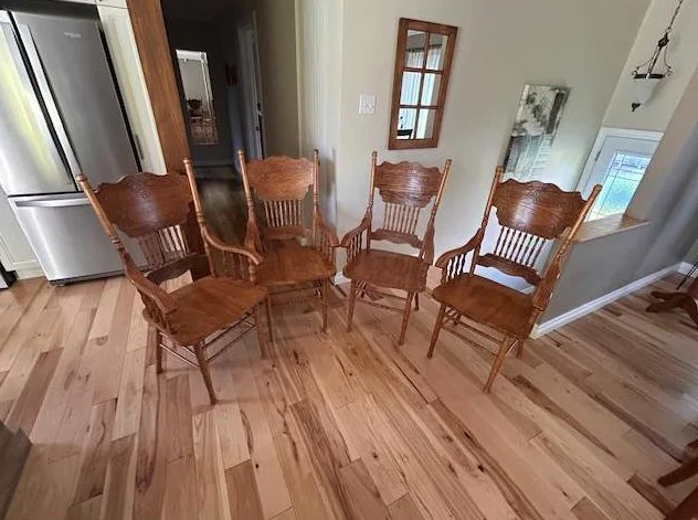 Chaises capitaines (4), chêne solide 15$ch, livré si...