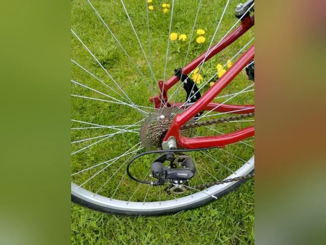 vélo miede activa de 21 vitesses roues de 28 pouces thumbnail 2