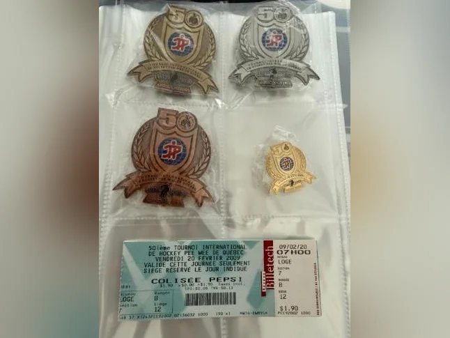 Lot Pins 50e anniversaire du Tournoi International de Hockey Pee-Wee de Québec