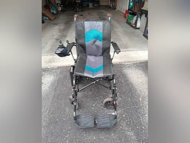 fauteuil roulant électrique thumbnail 3