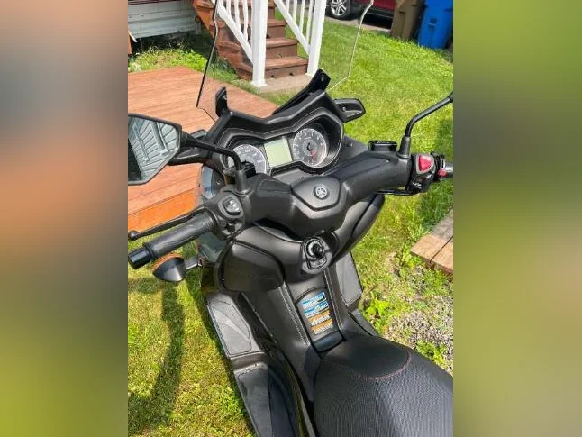 Scooter Yamaha Xmax 300cc thumbnail 3