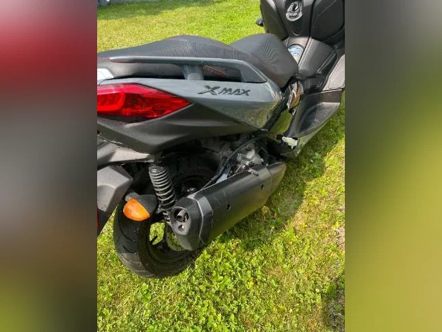 Scooter Yamaha Xmax 300cc thumbnail 4