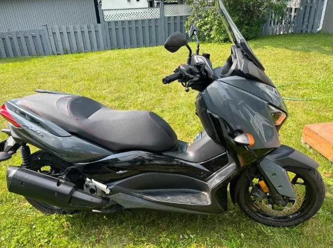 Scooter Yamaha Xmax 300cc thumbnail 5