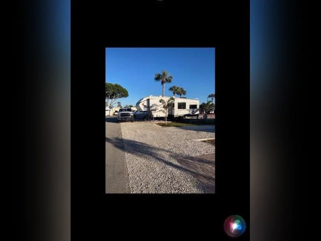 Fifth wheel thumbnail 3