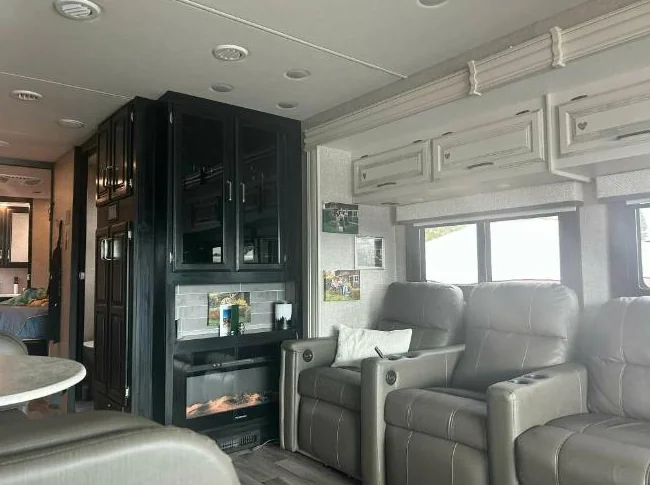 2023 Entegra Coach vision xl 36C thumbnail 3