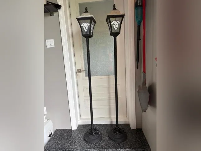 Lampes extérieurs (2) sur pied pour patio/terrasse