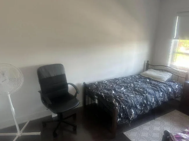 Appartement 4 1/2 avec 2 grandes chambres à louer ou Colocation (étudiants) thumbnail 3