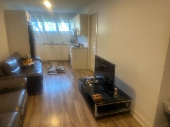 Appartement 4 1/2 avec 2 grandes chambres à louer ou Colocation (étudiants) thumbnail 5