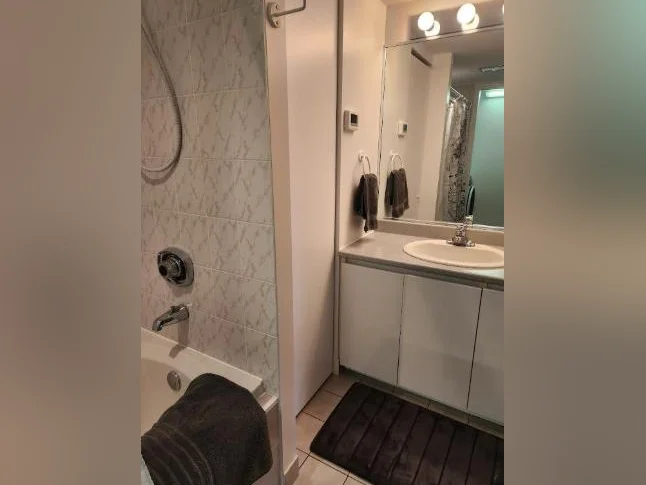 Spacieux condo 1 chambre meublé - Près de la Place Versailles et du métro Radisson thumbnail 8