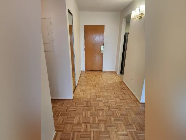 Spacieux condo 1 chambre meublé - Près de la Place Versailles et du métro Radisson thumbnail 10
