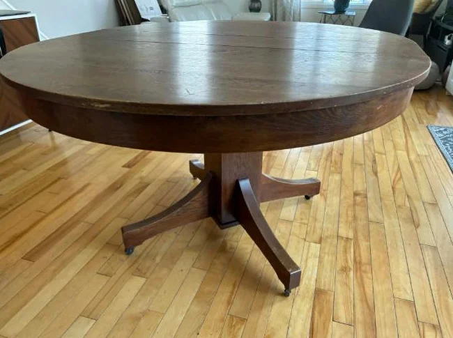 Table de salle à manger en bois