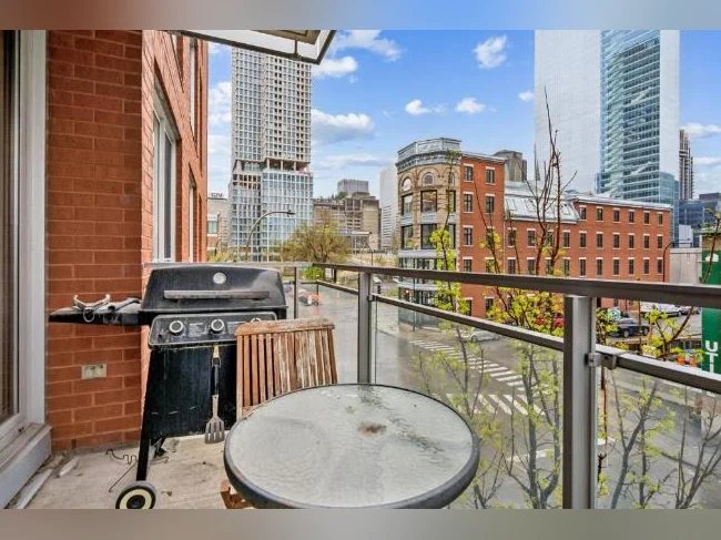Coup de cœur à Griffintown — 1 chambre + 1 bureau thumbnail 9