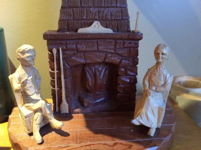 LAMPE EN BOIS SCULPTÉ – L. FORTIN – ST-JEAN-PORT-JOLI thumbnail 2