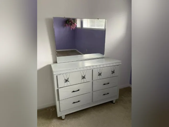 Mobilier de chambre antique