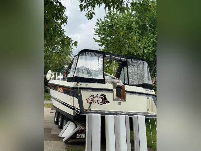 Bateau Chris-Craft commander 332 thumbnail 3