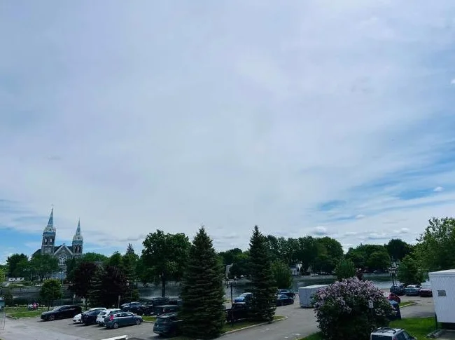 Magnifique appartement parfaitement situé au centre-ville de Farnham (2600 pi carrés) thumbnail 2