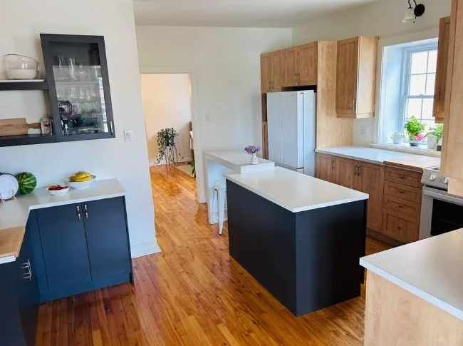 Magnifique appartement parfaitement situé au centre-ville de Farnham (2600 pi carrés) thumbnail 4