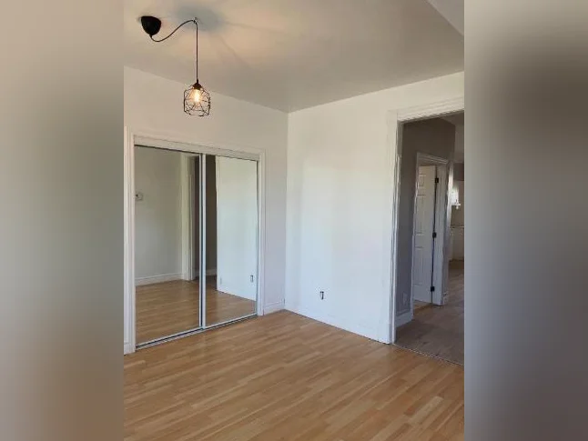Logement 4 1/2 à louer thumbnail 4