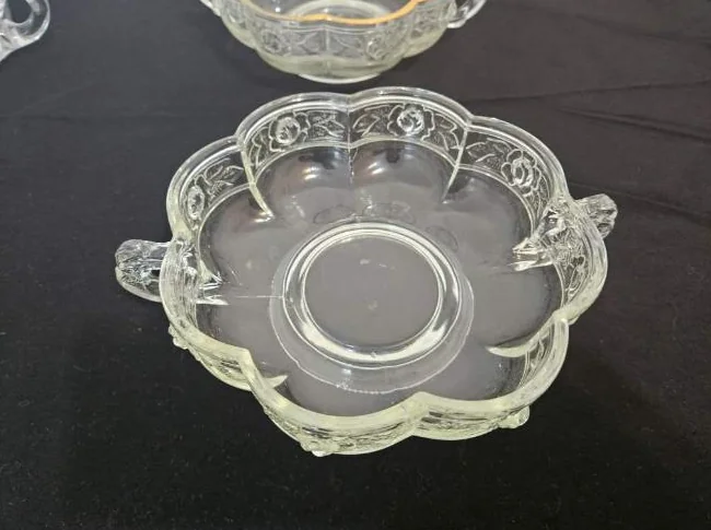 Lot vaisselle vintage en verre pressé a 4$ chacune ou lot complet 25$ thumbnail 7