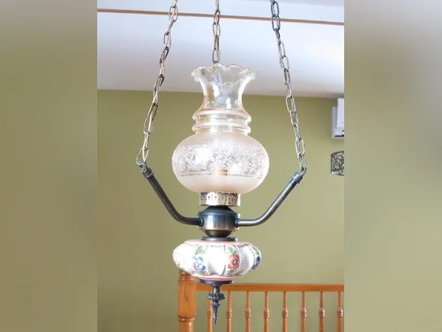 PLAFONNIER STYLE ANTIQUE EN VERRE ET CÉRAMIQUE PEINTE À LA MAIN - HAND-PAINTED GLASS AND CERAMIC CEILING LIGHT thumbnail 3