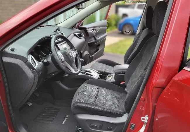 Nissan Rogue 2015 SV AWD – Très faible kilométrage et en excellent état général thumbnail 10