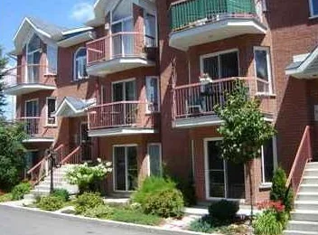 Grand 4 1/2 style condo à louer à Ste-Thérèse